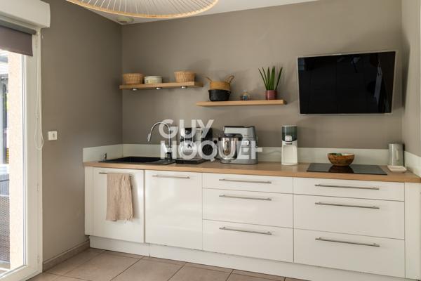 Belle villa récente avec 4 chambres et double garage à Tignieu