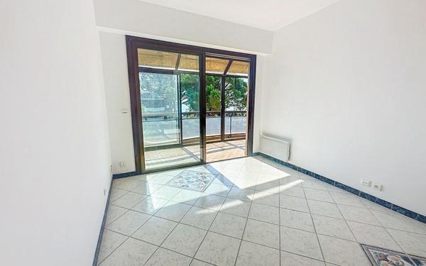 Appartement à vendre    3 pièces • 74 m2 Villeneuve-Loubet