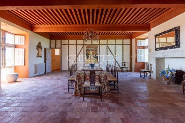 Château historique entièrement restauré – XIIIe/XIVe et  XVIIe siècle.