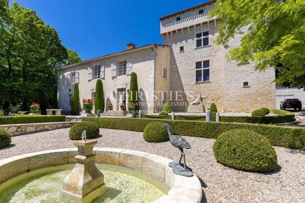 Château historique entièrement restauré – XIIIe/XIVe et  XVIIe siècle.