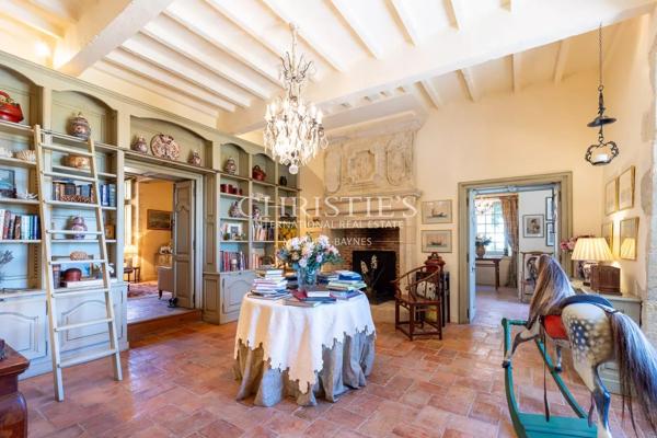 Château historique entièrement restauré – XIIIe/XIVe et  XVIIe siècle.