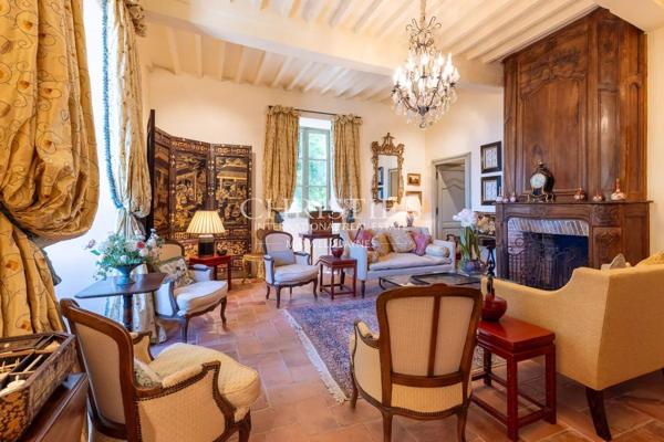 Château historique entièrement restauré – XIIIe/XIVe et  XVIIe siècle.