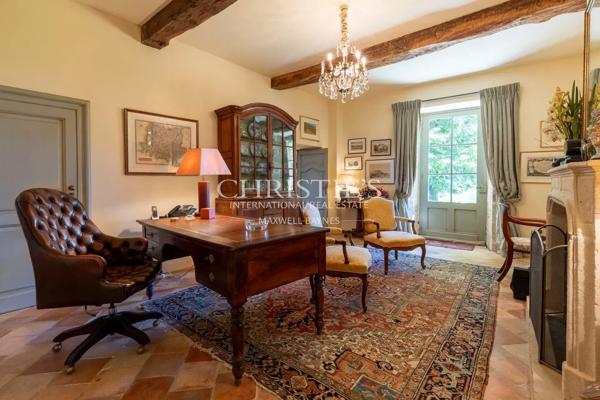 Château historique entièrement restauré – XIIIe/XIVe et  XVIIe siècle.
