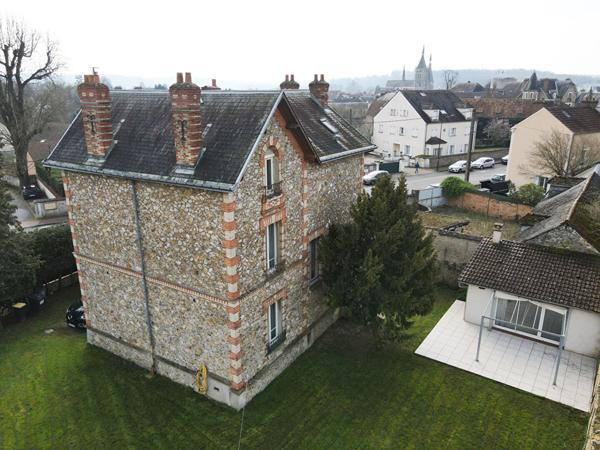 Maison bourgeoise avec 6 chambres !