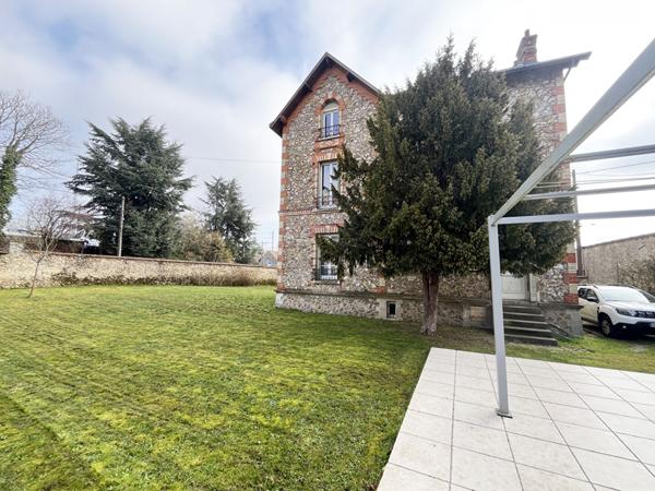 Maison bourgeoise avec 6 chambres !