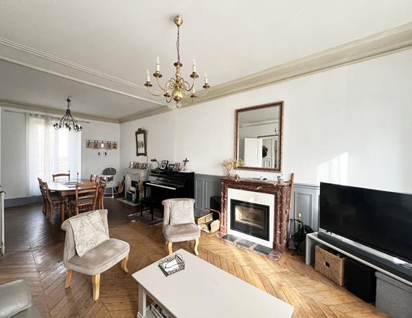 Maison bourgeoise avec 6 chambres !