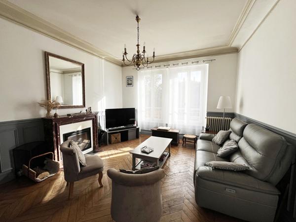 Maison bourgeoise avec 6 chambres !