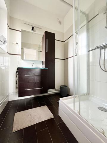 Maison bourgeoise avec 6 chambres !