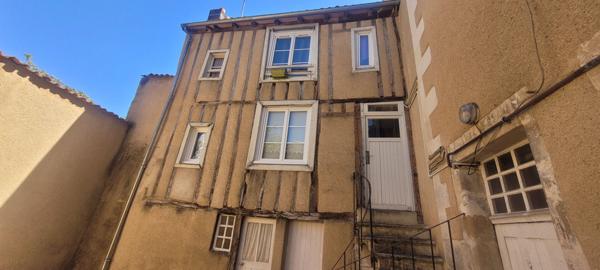 Charmant studio à vendre au dernier étage en plein coeur de Poitiers !