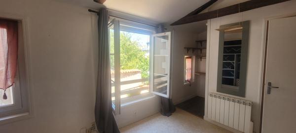 Charmant studio à vendre au dernier étage en plein coeur de Poitiers !