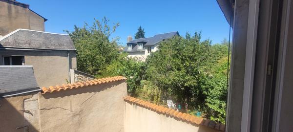Charmant studio à vendre au dernier étage en plein coeur de Poitiers !