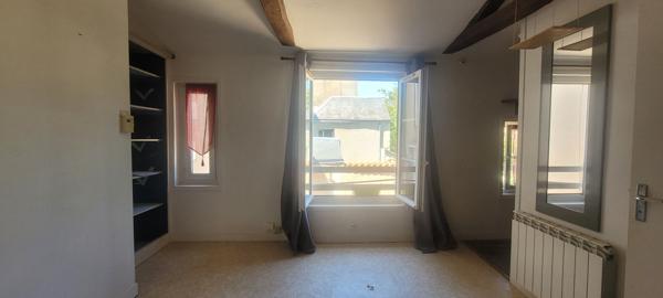 Charmant studio à vendre au dernier étage en plein coeur de Poitiers !