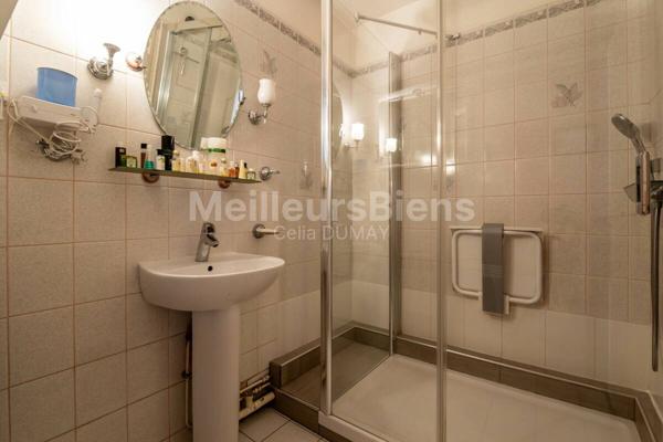 Appartement 4 pièces avec loggia, cave et parking sécurisé