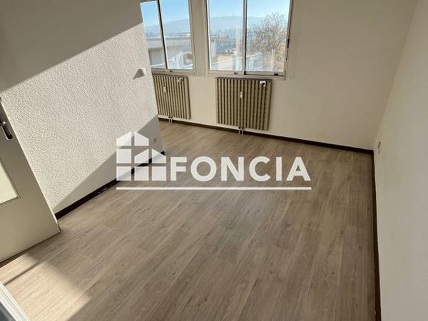 Location Studio 29.93 m² - 4 rue des Roches Besancon 25000