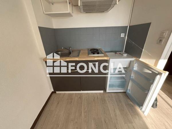 Location Studio 29.93 m² - 4 rue des Roches Besancon 25000