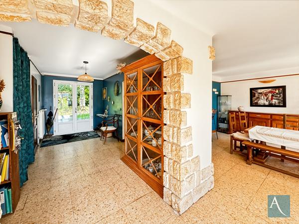Maison 10pièces - 238 m2 - Terrain 2291 m2 - Saint Chéron 91530