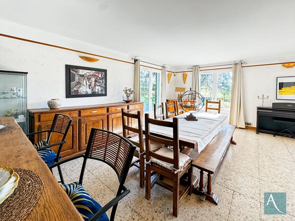 Maison 10pièces - 238 m2 - Terrain 2291 m2 - Saint Chéron 91530