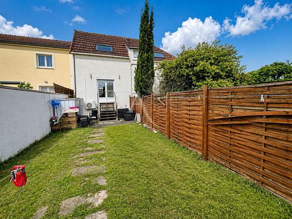 Immeuble de rapport - 37 620 € de revenus annuels - Rentabilité 7,23 %