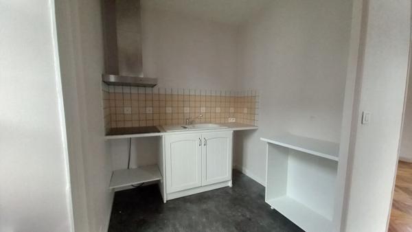 Location appartement Saint-Flour - 2 pièce(s) - 48 m² - 460 € par mois