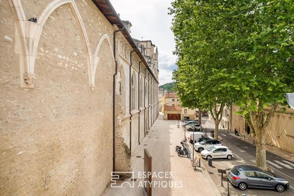 VIENNE HISTORIQUE – Triplex d’architecte entre histoire et design contemporain