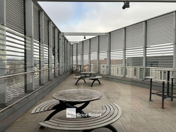 Bureaux à louer Lyon Part-Dieu immeuble grande surface proche transports
