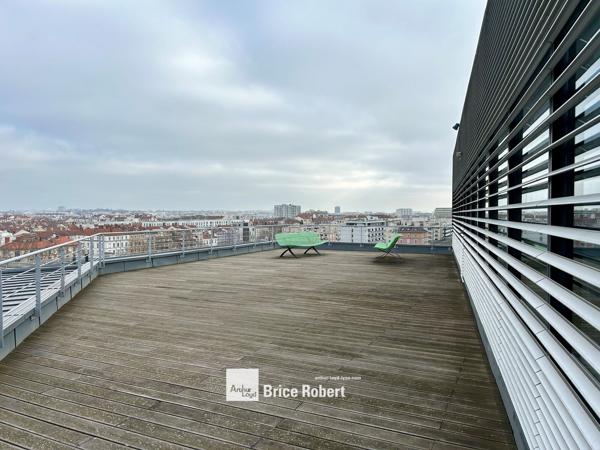 Bureaux à louer Lyon Part-Dieu immeuble grande surface proche transports