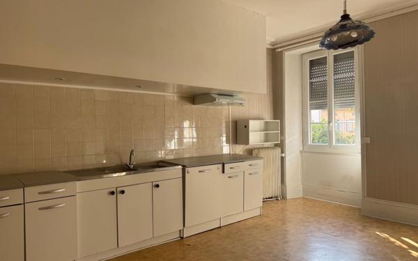 Appartement à louer    5 pièces • 128 m2 Mazamet
