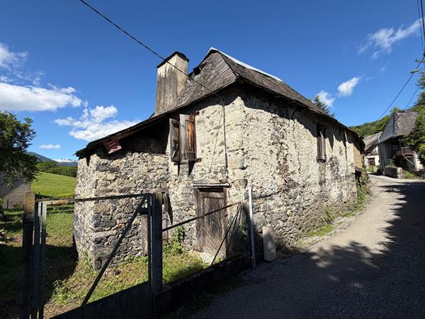 Maison avec dépendance attenante a rénover entiérement 09800 Villeneuve Villeneuve