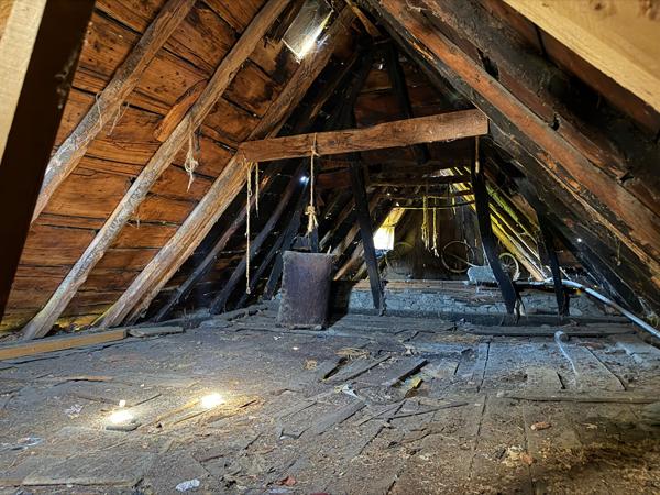 Maison avec dépendance attenante a rénover entiérement 09800 Villeneuve Villeneuve