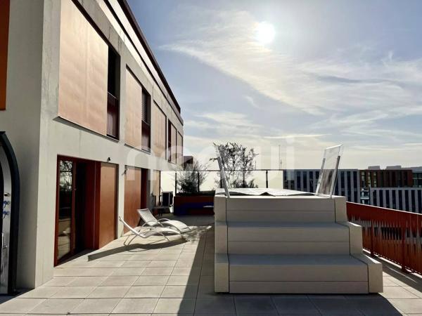 DUPLEX DERNIER ÉTAGE DE 107 M2 + 130 M2 DE TERRASSE AVEC PISCINE