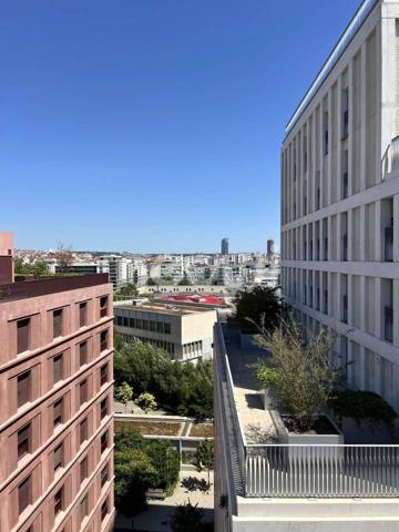 DUPLEX DERNIER ÉTAGE DE 107 M2 + 130 M2 DE TERRASSE AVEC PISCINE