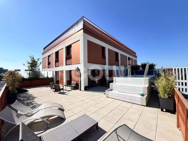 DUPLEX DERNIER ÉTAGE DE 107 M2 + 130 M2 DE TERRASSE AVEC PISCINE