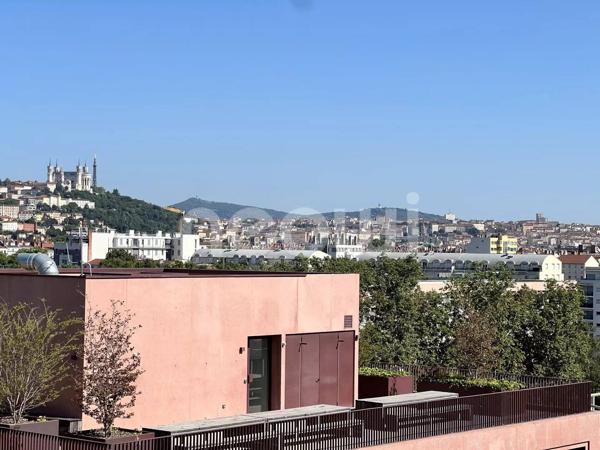 DUPLEX DERNIER ÉTAGE DE 107 M2 + 130 M2 DE TERRASSE AVEC PISCINE