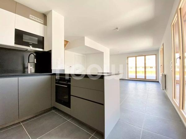 DUPLEX DERNIER ÉTAGE DE 107 M2 + 130 M2 DE TERRASSE AVEC PISCINE