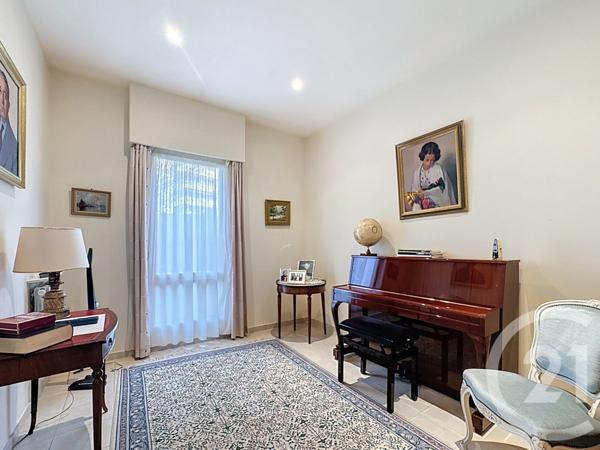 Appartement F7 Et + à vendre  7 pièces - 169,77 m2 MANDELIEU LA NAPOULE - 06