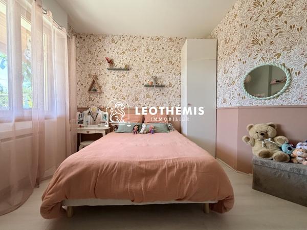 MAISON CONTEMPORAINE RÉNOVÉE AVEC PISCINE