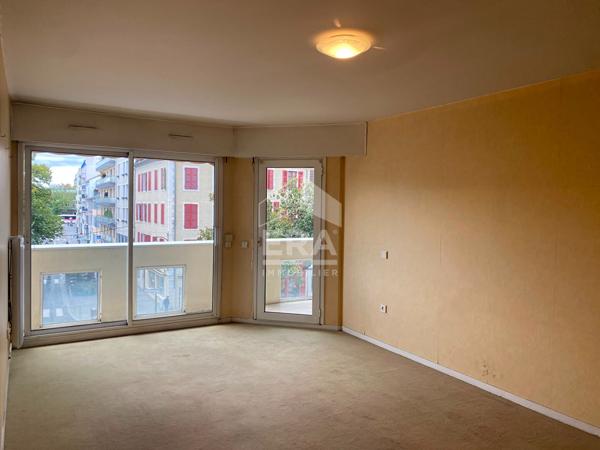 PAU - Hyper centre ville : Résidence senior Les Hespérides : Appartement T2 avec parking