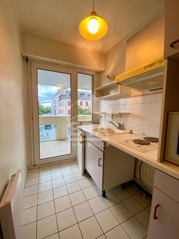PAU - Hyper centre ville : Résidence senior Les Hespérides : Appartement T2 avec parking
