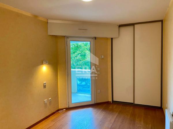 PAU - Hyper centre ville : Résidence senior Les Hespérides : Appartement T2 avec parking