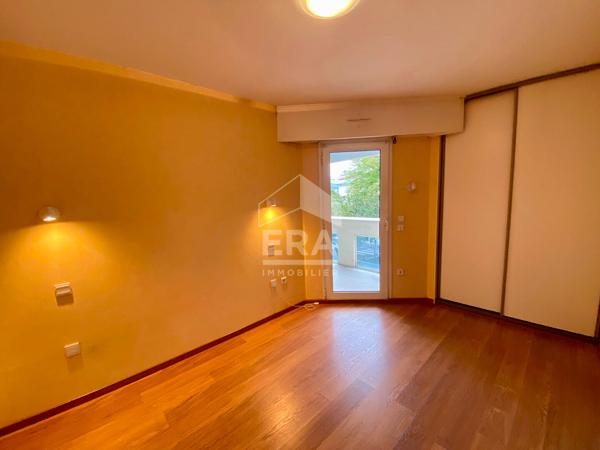 PAU - Hyper centre ville : Résidence senior Les Hespérides : Appartement T2 avec parking