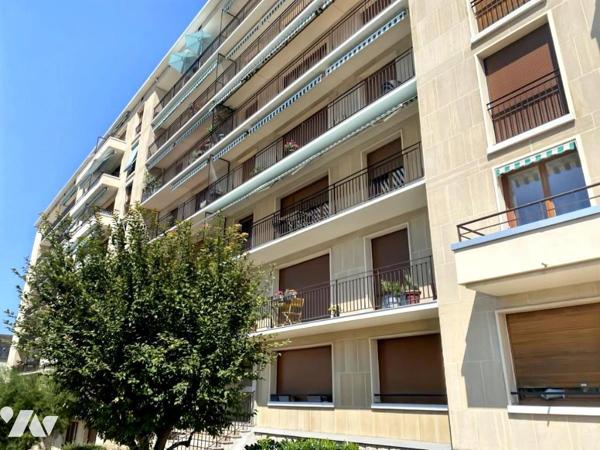 APPARTEMENT EN RESIDENCE / GARAGE