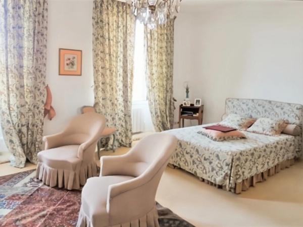 Dpt Vienne (86), à vendre CHATELLERAULT appartement bourgeois T6 de 161,64 m²