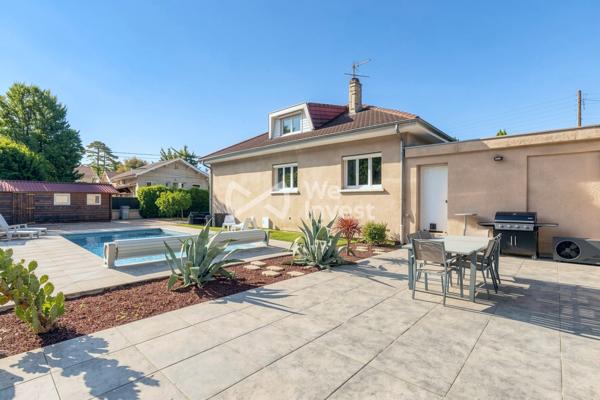MEYZIEU - Maison familiale de 150 m² avec piscine, garage de 45 m² et climatisation.