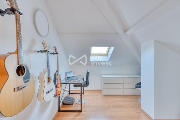 MEYZIEU - Maison familiale de 150 m² avec piscine, garage de 45 m² et climatisation.
