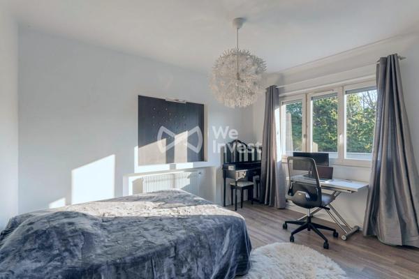 MEYZIEU - Maison familiale de 150 m² avec piscine, garage de 45 m² et climatisation.