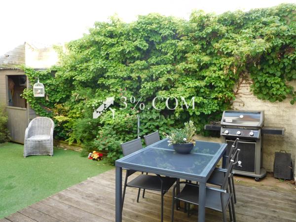 Maison
                                                                                                                                                                                                                                                                                                                        6 pièce(s)                                                                                                                                                                                                          3 chambre(s)                                                                                                                                                                                                          102  m²