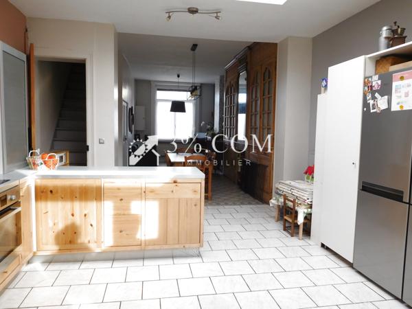Maison
                                                                                                                                                                                                                                                                                                                        6 pièce(s)                                                                                                                                                                                                          3 chambre(s)                                                                                                                                                                                                          102  m²