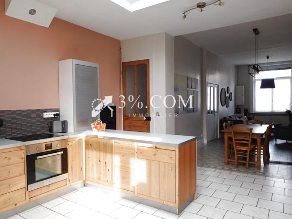 Maison
                                                                                                                                                                                                                                                                                                                        6 pièce(s)                                                                                                                                                                                                          3 chambre(s)                                                                                                                                                                                                          102  m²