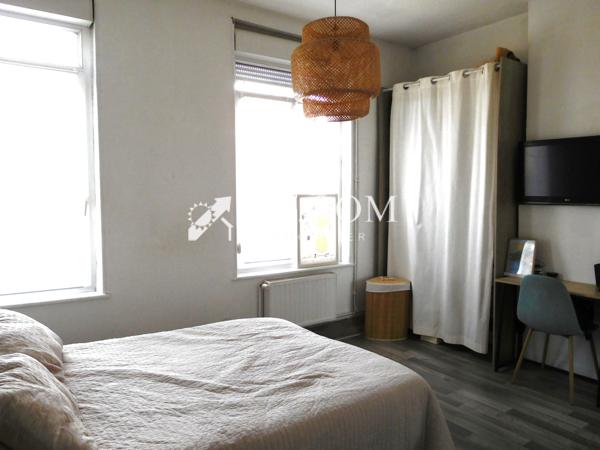 Maison
                                                                                                                                                                                                                                                                                                                        6 pièce(s)                                                                                                                                                                                                          3 chambre(s)                                                                                                                                                                                                          102  m²