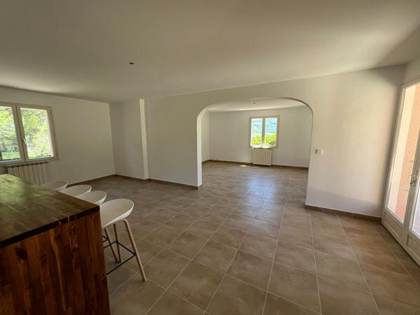 Rarissime ! Limoux maison 4 chambres sur parcelle d'environ 4000 m² avec piscine et pol hosse